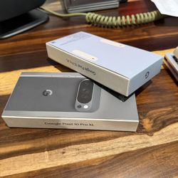Google Pixel 10 Pro XL Obsidian and Moonstone