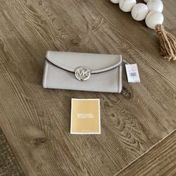 Michael Kors wallet 