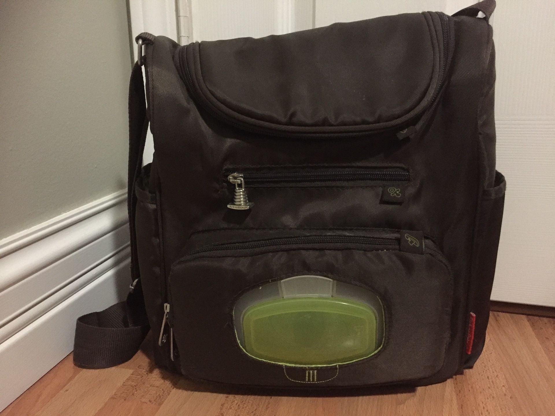 $10 - Fisher Price Deluxe Bottle/Diaper Bag