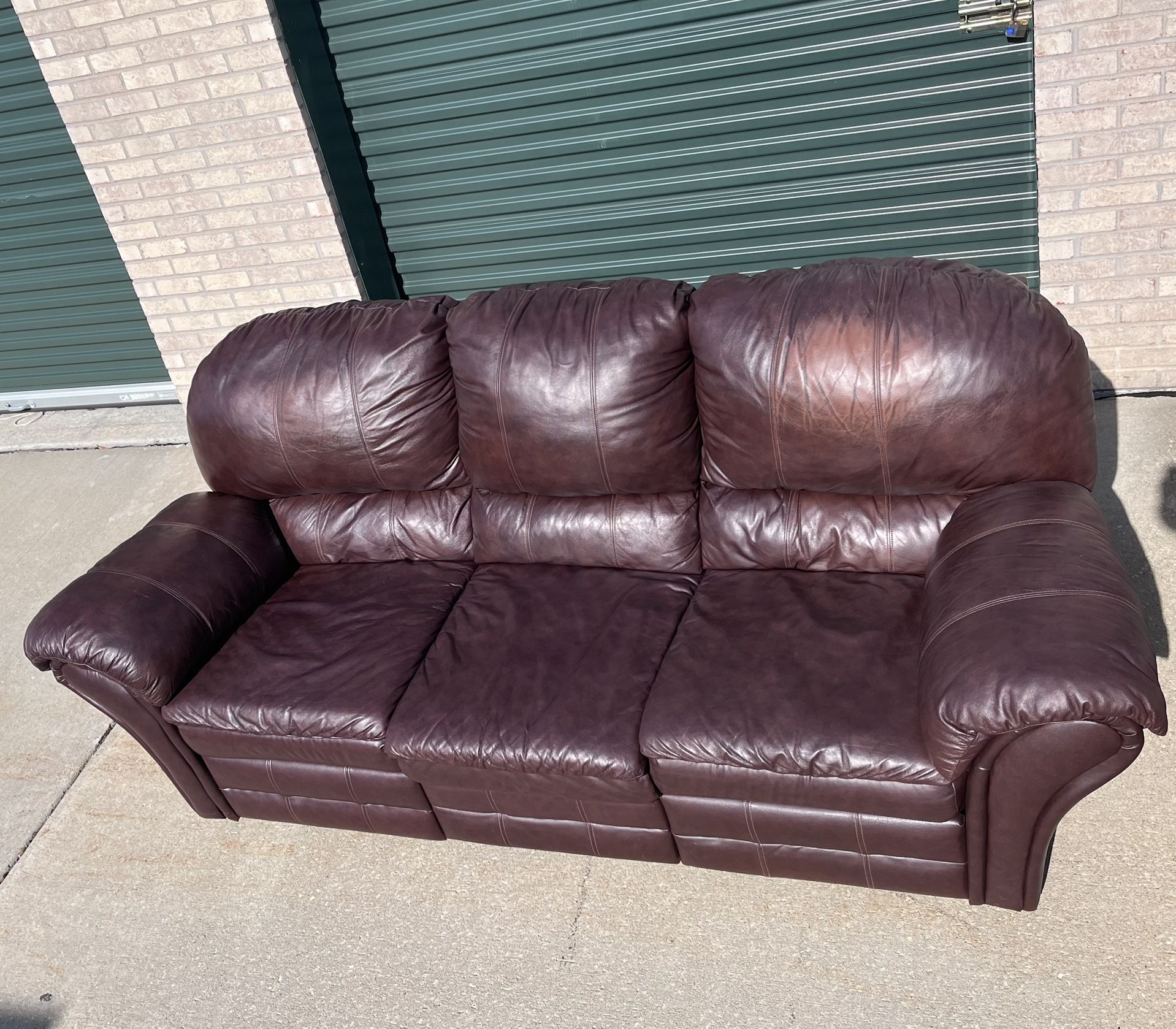 Faux Leather Recliner 🚚 Free Delivery 🚚