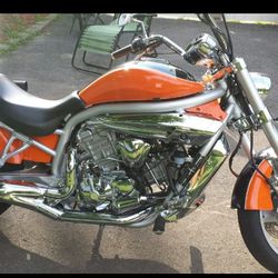 MOTORCYCLE HAYASUNG CC650