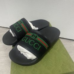 Kids Gucci slides 