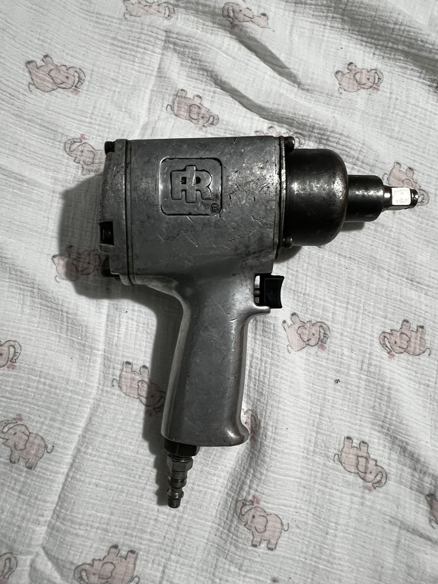 INGERSOLL RAND PNEUMATIC IMPACT WRENCH 