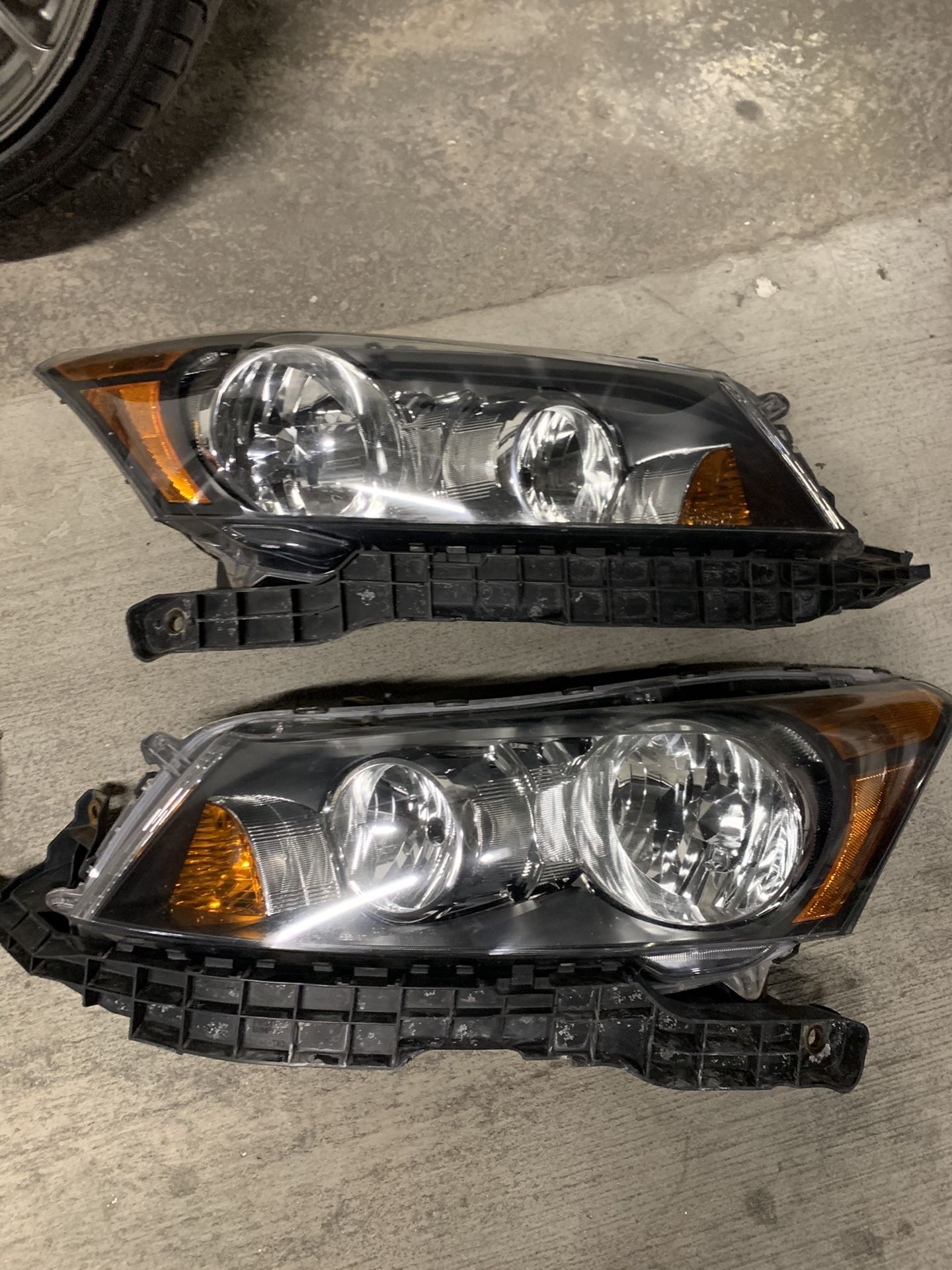 08-12 Honda Accord Headlights With Black Housing