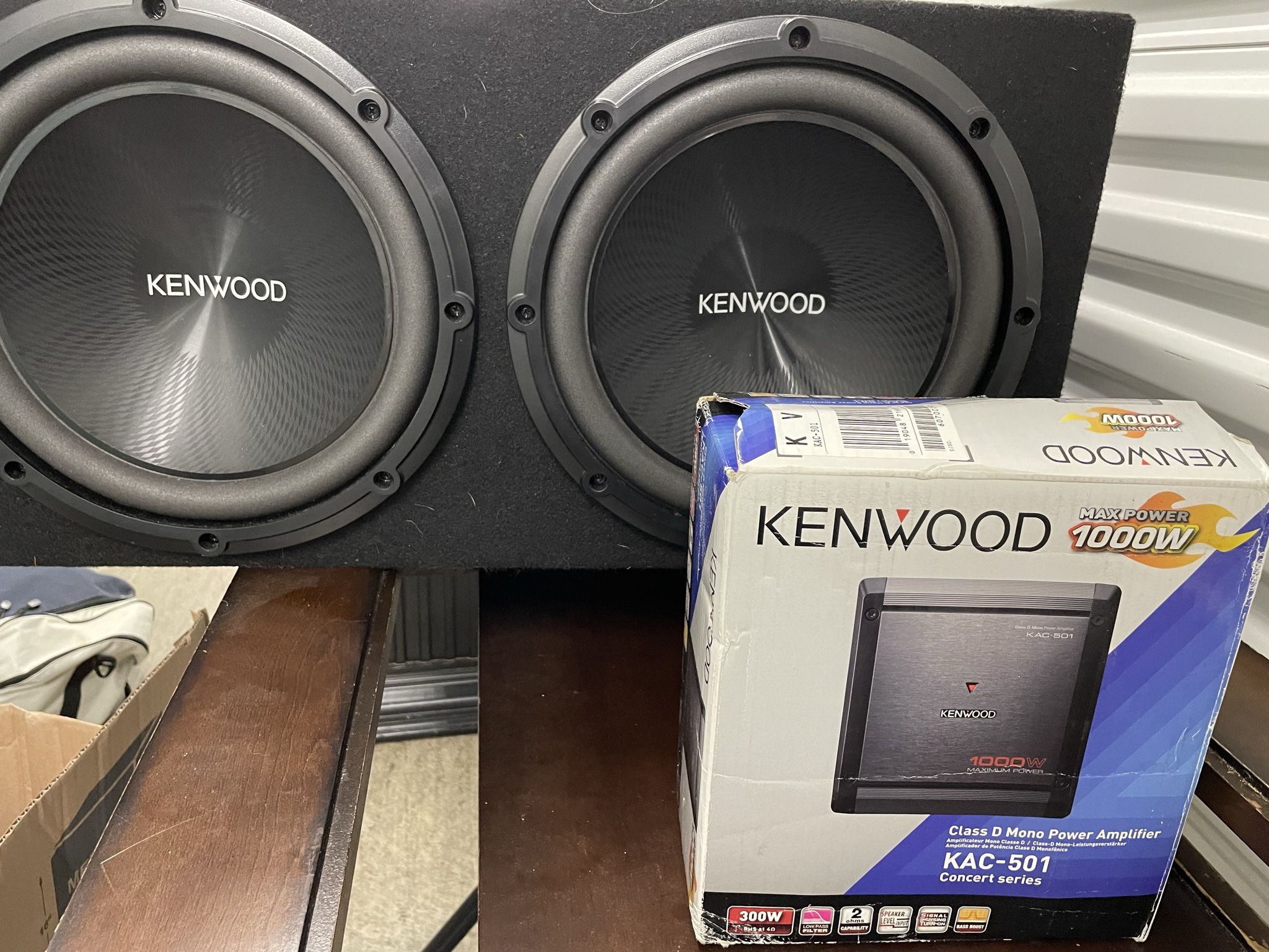 2 12” subwoofers and amp Kenwood 1000w Amp And Box