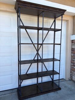 Massive shelf