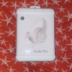 Beats Studio Pro