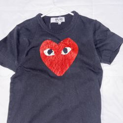 CDG xs tee shirt
