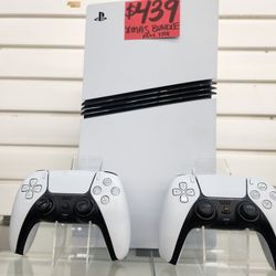 PS5 Pro, 2 Controllers, All Cables