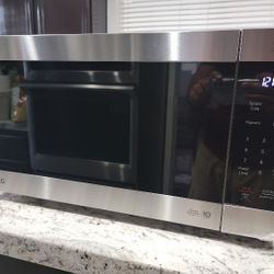 LG - NeoChef 2.0 Cu Ft Stainless Steel Countertop Microwave with Smart Inverter and EasyClean Technology