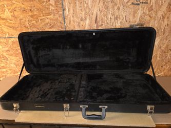 Road runner hard guitar case like new