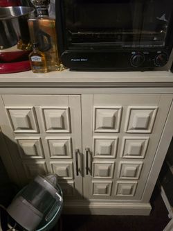 Storage cabinet
