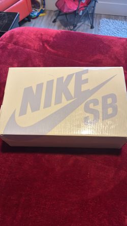 Power puff girl dunks size 9.5 brand new never worn best offer 250$