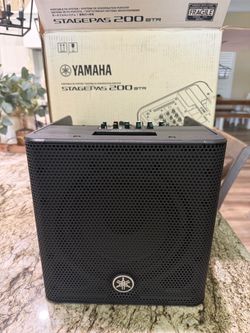 Yamaha STAGEPAS 200BTR