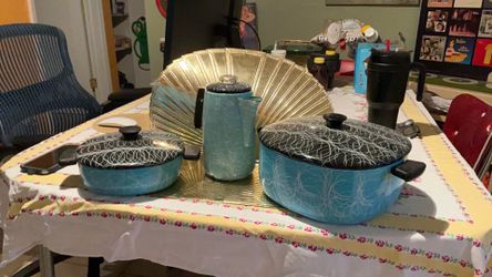1950s  simplicity, turquoise three piece enamelware two pots and one coffee maker spaghetti  drizzle MCM mid-century modern vintage kitchen