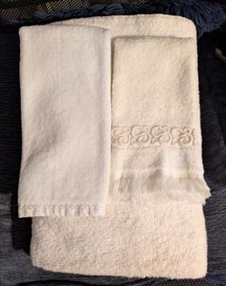 Towel Set White Ivory 1 Bath Towel 2 Hand Towels Not a Matching Set