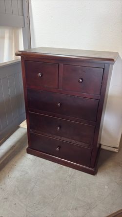 Chest of drawers