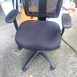 Computer Chair With Adjustable Height And Swivel