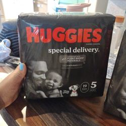 Huggies Special Delivery  Diapers Size 5 