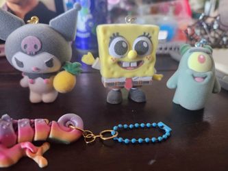 Keychains - SpongeBob • Hello Kitty