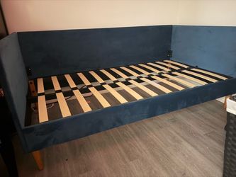 Twin day bed