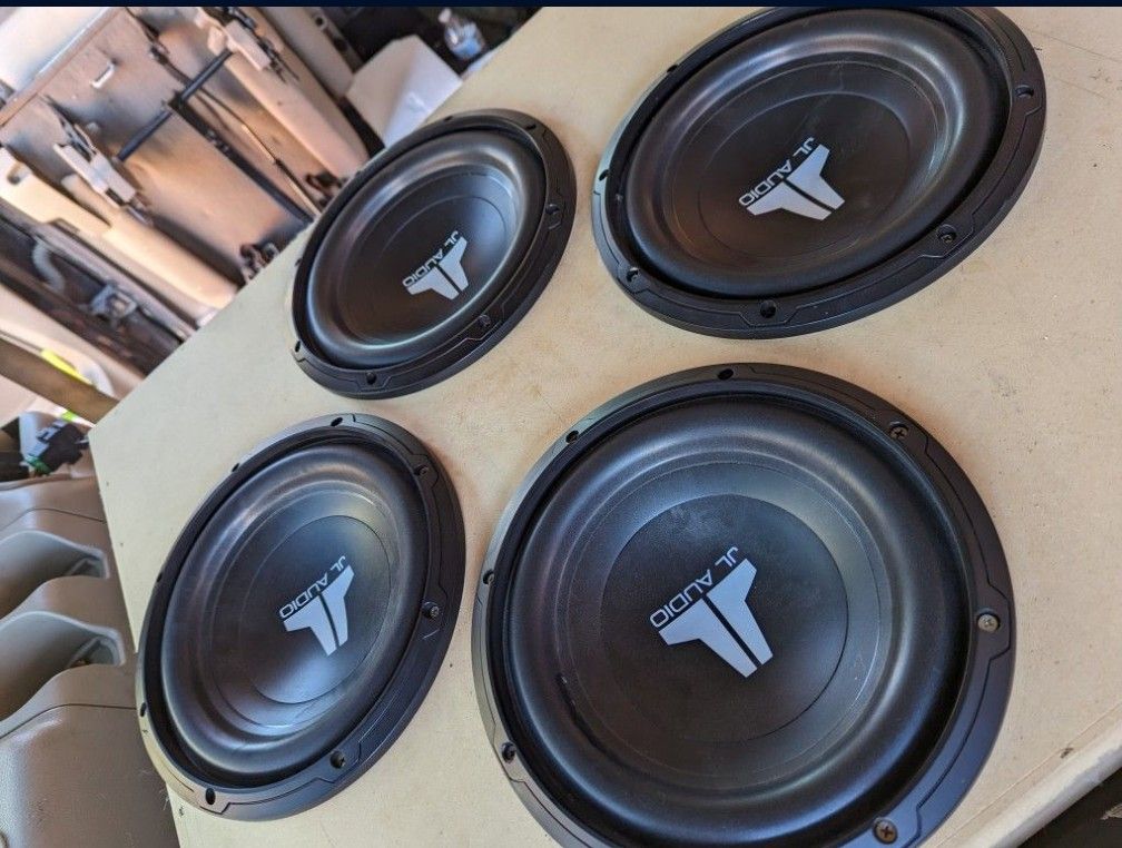 4 10 Inch Subwoofer Box BOX ONLY*** for Sale in San Bernardino, CA