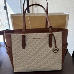  Michael Kors Bag