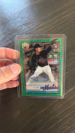 Topps chrome Jonah Tong Rc green mojo auto /99