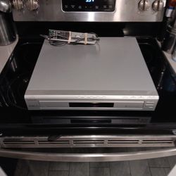 SONY  5 DISC DVD/ CD  CHANGER WiTH REMOTE