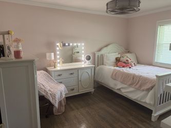 Girls Bedroom Set