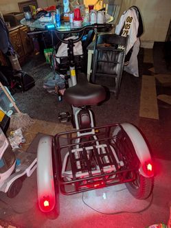MOON COOL electric TRICYCLE