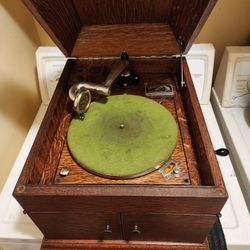 Antique 1917 Victor Victrola Phonograph Record Player -  VV-VIII