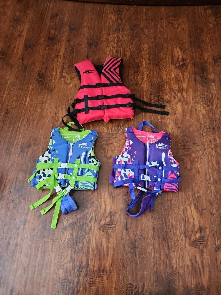 Life Vest 2 Kids 1 Adult