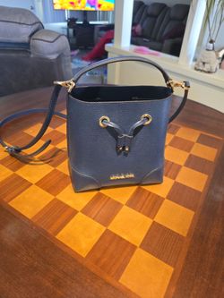 Authentic Michael Kors Navy Blue Leather Bucket Crossbody Bag – Like New