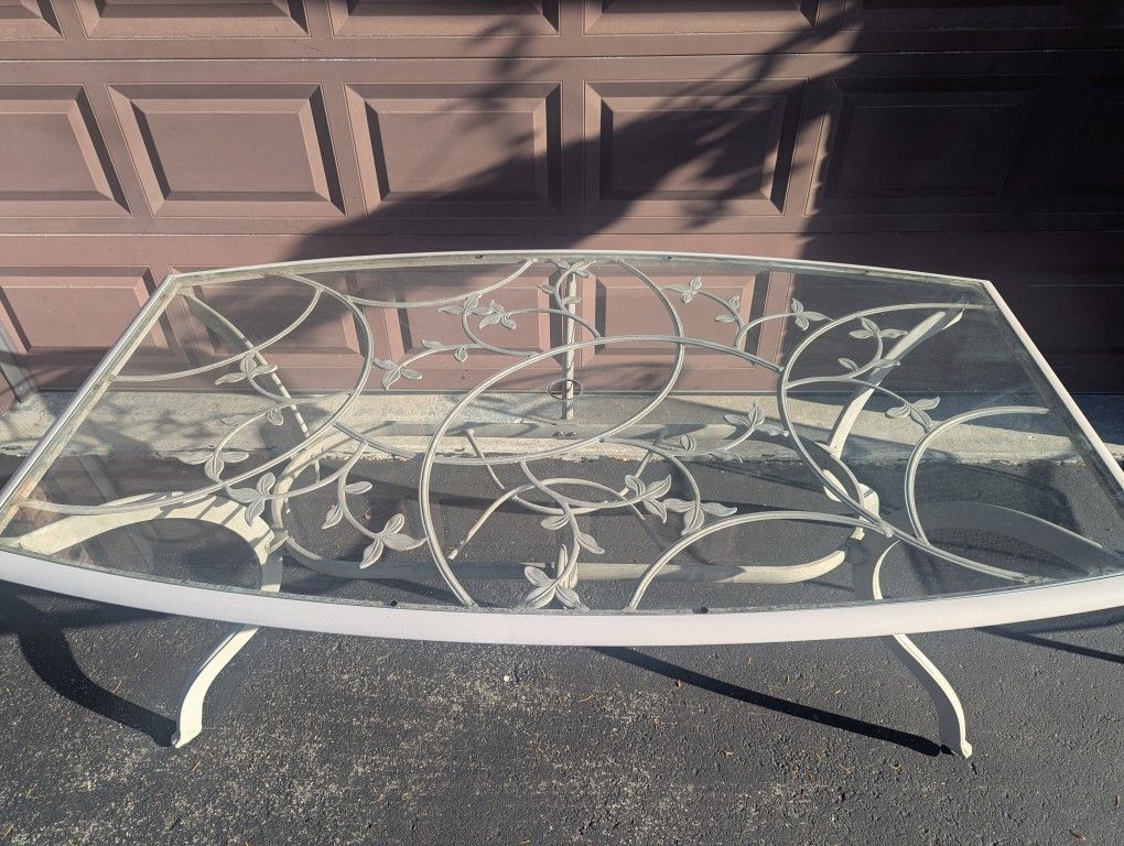 Hampton Bay Patio Table