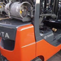 FORKLIFT TOYOTA 6000# Triple Mástil 
