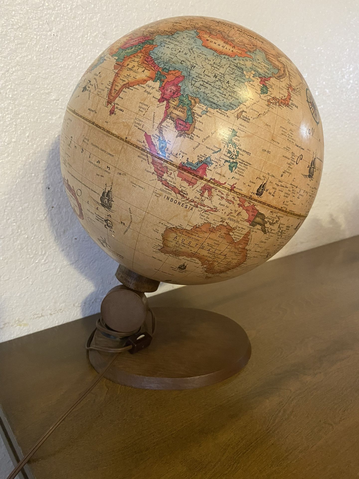 Vintage Globe Lamp