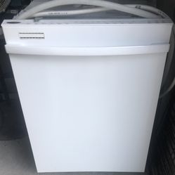 White Dishwasher : Kitchen Aide 