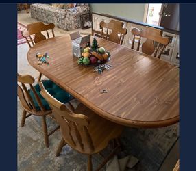 Dining room table w/ Chairs $300