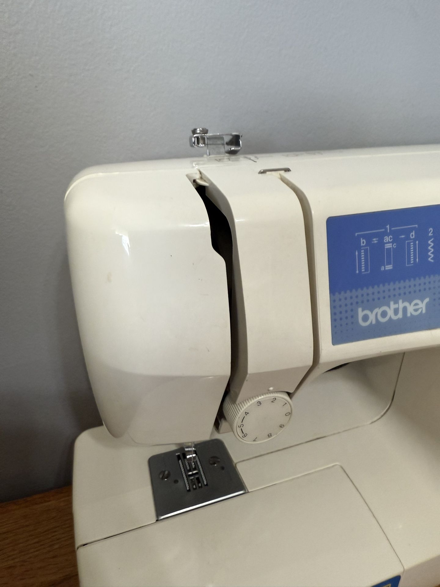 Brother LS 2125i Electric Lightweight Portable Sewing Machine Tested/ foot pedal