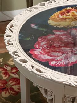 Unique round end table Unique round end table