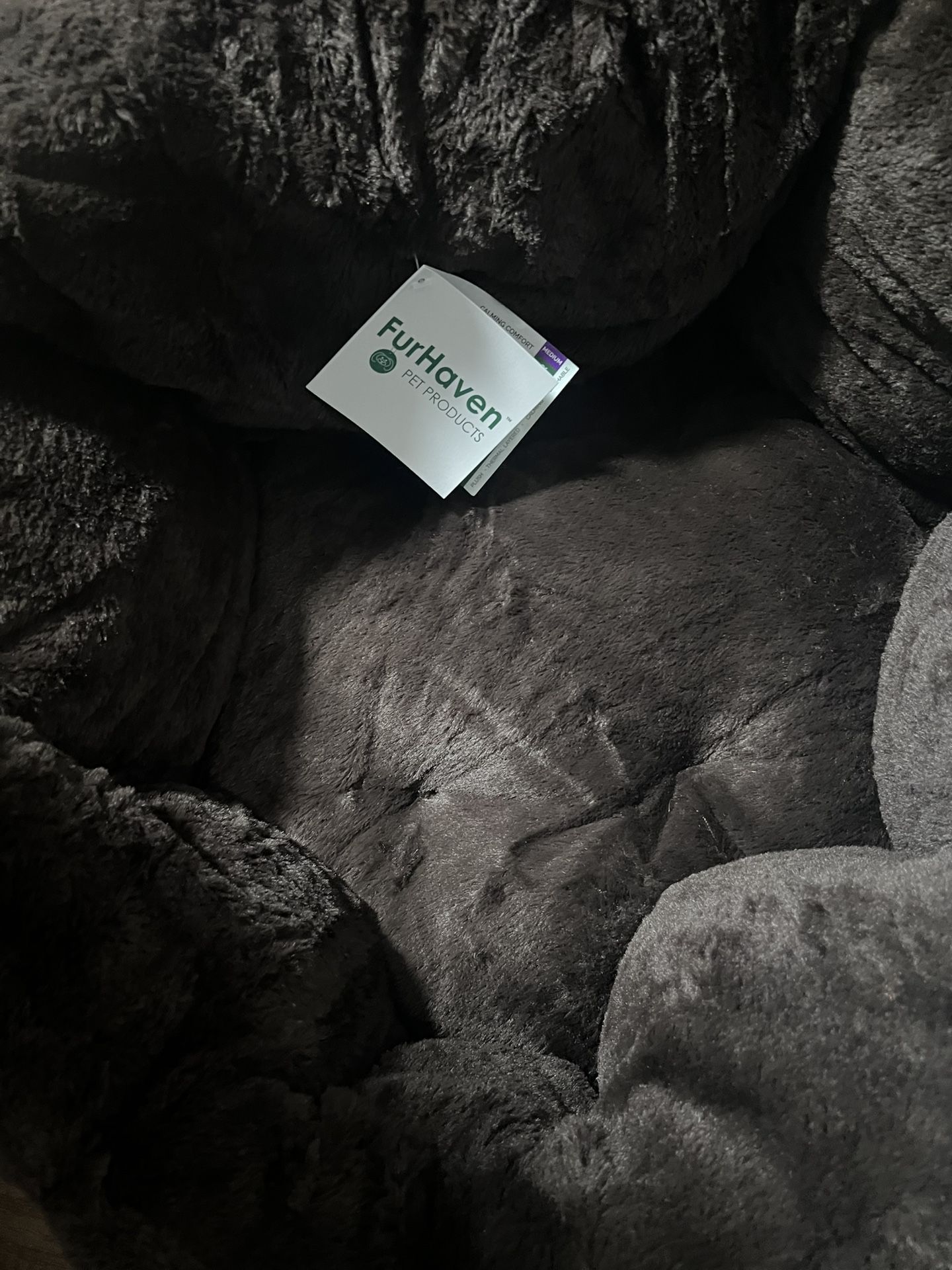 New FurHaven Pet Bed For Small To Medium Pet. Cuddly Bed For Dogs Soothes Anxiety, Keeps Warm. For Chihuahua, Dachshund, Terrier Doggies, Never Used.
