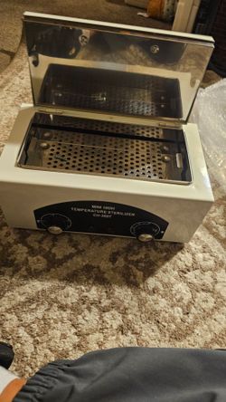 Sanitizing Box