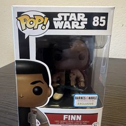 VAULTED EXCLUSIVE Finn w/ Lightsaber Star Wars Funko Pop Bobblehead #85 Movies