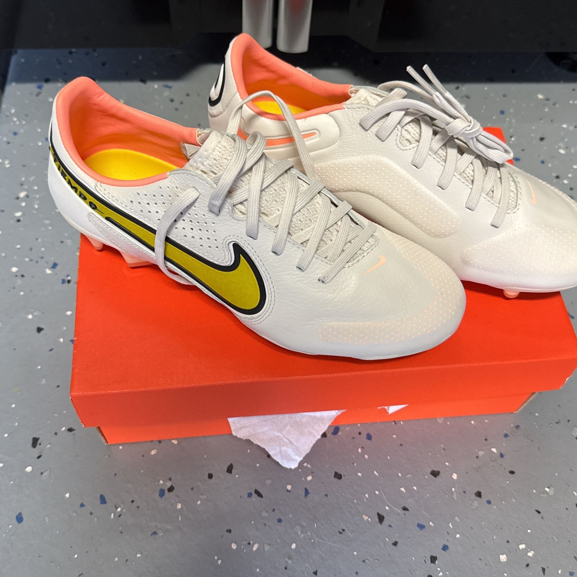 New Nike Legend 9 Pro Soccer Cleats