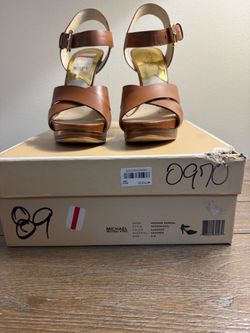 Michael Kors Oksana Sandal Size 8