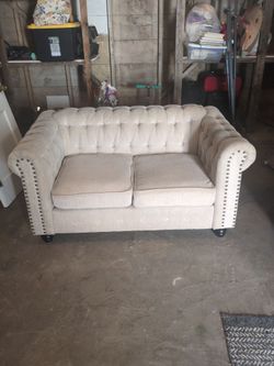 FREE COUCHES