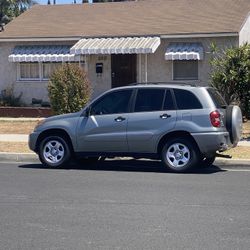2004 Rav 4  