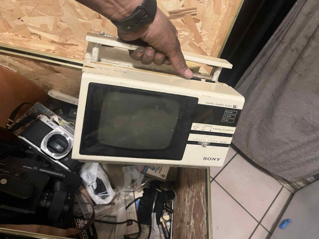 Sony TV-513 portable black and white television