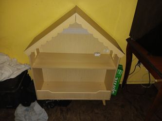 Doll House. Book Shelves 
